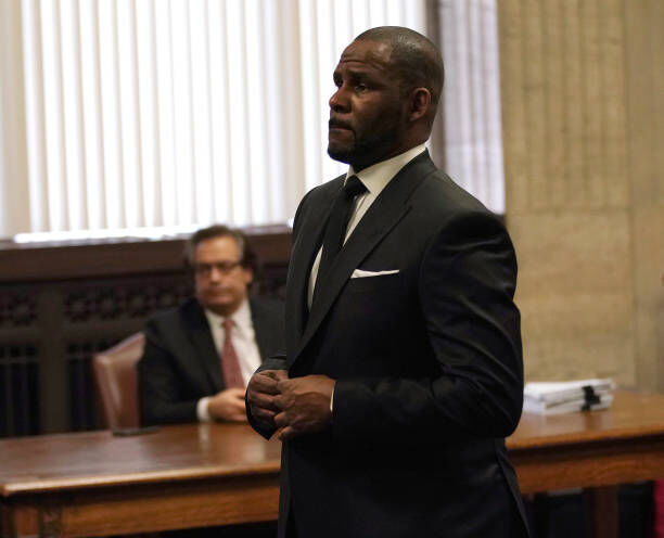 CHICAGO, IL - MARCH 22: Singer R. Kelly appears in court for a hearing to request that he be allowed to travel to Dubai at the Leighton Criminal Court Building on March 22, 2019 in Chicago, Illinois. R. Kelly appeared before a judge to request permission to travel to Dubai to perform in concerts. (Photo by E. Jason Wambsgans-Pool/Getty Images)