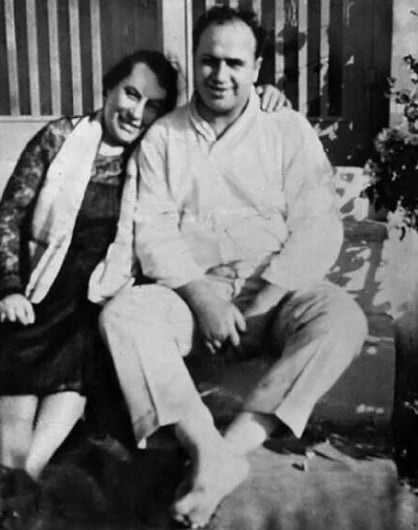 American gangster Al (Alphonse) Capone (1899-1947) consolidated his reputation as a rackateer during Prohibition in the USA. He eventually served a prison sentence for tax evasion between 1931-1939 and died in Florida in 1947. (Photo by © Hulton-Deutsch Collection/CORBIS/Corbis via Getty Images)