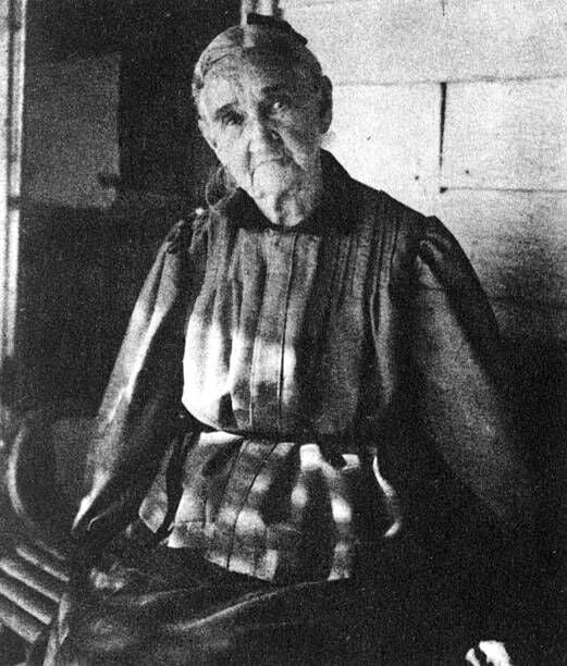 Zerelda Samuel, mother of American outlaws Jesse and Frank James, c1885-1915 (1954). A print from the Pictorial History of the Wild West, by James D Horan and Paul Sann, Spring Books, London, 1954. (Photo by The Print Collector/Print Collector/Getty Images)