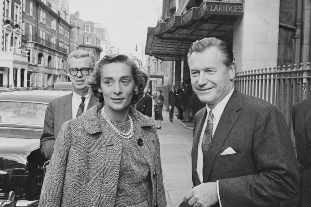 American businessman and politician Nelson Rockefeller (1908 - 1979), 49th Governor of New York, with his wife, American philanthropist Happy Rockefeller (1926 - 2015) in London, UK, 26th September 1963. (Photo by Harry Benson/Daily Express/Hulton Archive/Getty Images)