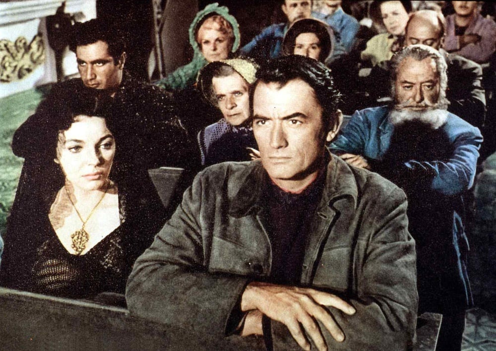 Kino. Bravados, Bravados, The, Bravados, Bravados, The, Joan Collins, Gregory Peck Seine alte Freundin Josefa Velarde (Joan Collins) haelt trotzdem zu Jim Douglas (Gregory Peck)., 1958. (Photo by FilmPublicityArchive/United Archives via Getty Images)