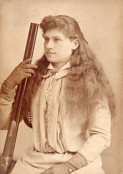 Annie Oakley shot a cigarette out of the Kaisers mouth, had she hit him,  she could have prevented WWI - The Vintage News