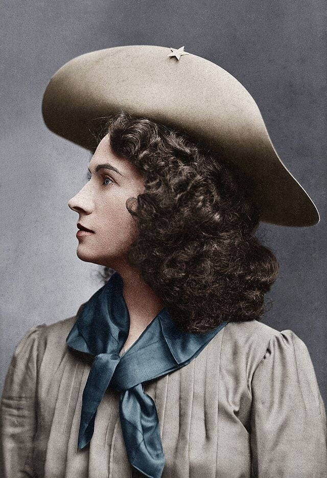 The amazing Annie Oakley: Meet the legendary American sharpshooter from the  old West - Click Americana