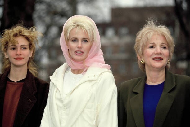 LONDON, UNITED KINGDOM - FEBRUARY 01:  (L-R) Actresses Julia Roberts, Daryl Hannah and Olympia Dukakis on a promotional shoot for the film
