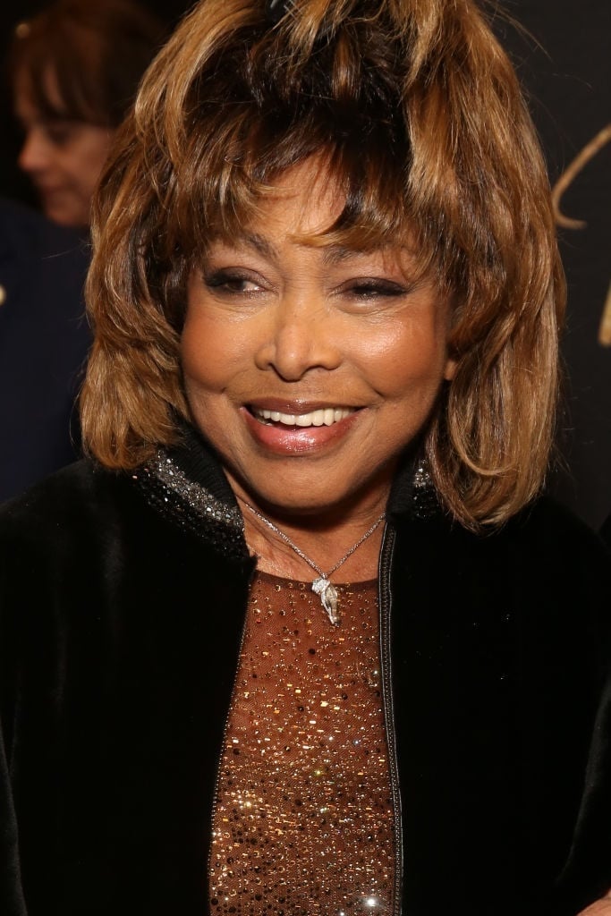 NEW YORK, NEW YORK - 07 NOVEMBRE : Tina Turner parle au cours de la